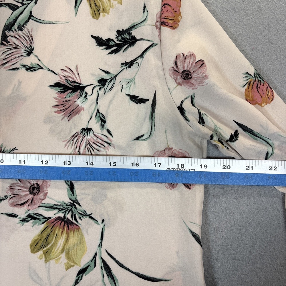 Maurices Blouse Womens Small Pink Floral Roll Tab Sleeve V-Neck Top - Picture 7 of 9